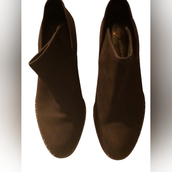 Antonio Melani- Ankle Boots, Size 6-M, Brown Suede Upper, Non-Slip Bottom, 2"... - Picture 1 of 4
